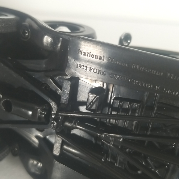 1932 Ford Convertible Sedan mini Car Collection - Picture 7 of 9